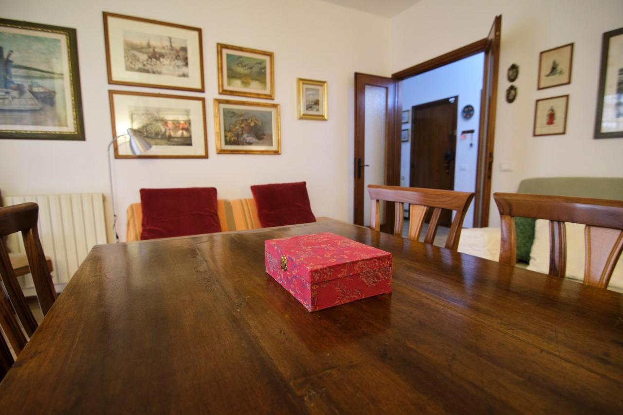 Holiday House Torre Del Lago Торе дел Лаго Пучини Екстериор снимка